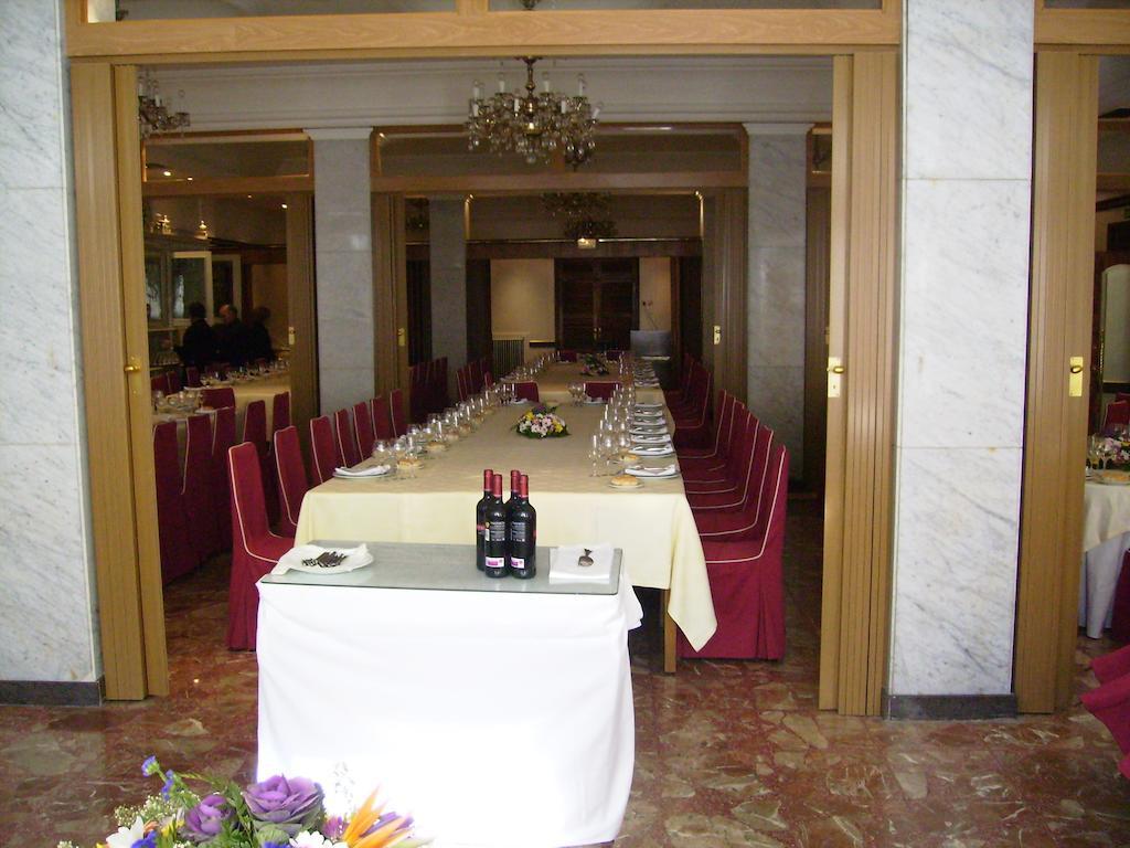 Hotel Roma บายาโดลิด ภายนอก รูปภาพ